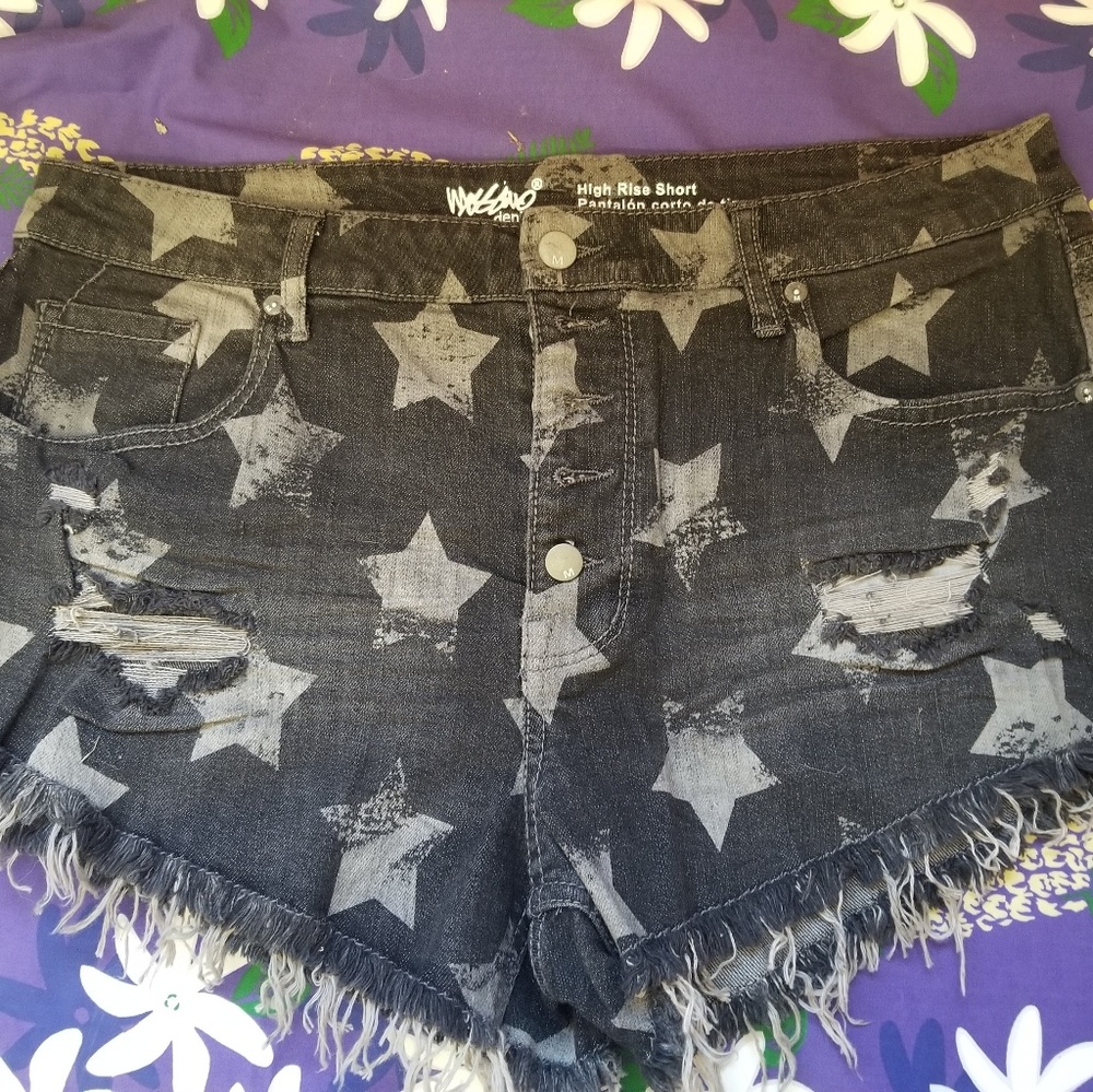 Star shorts